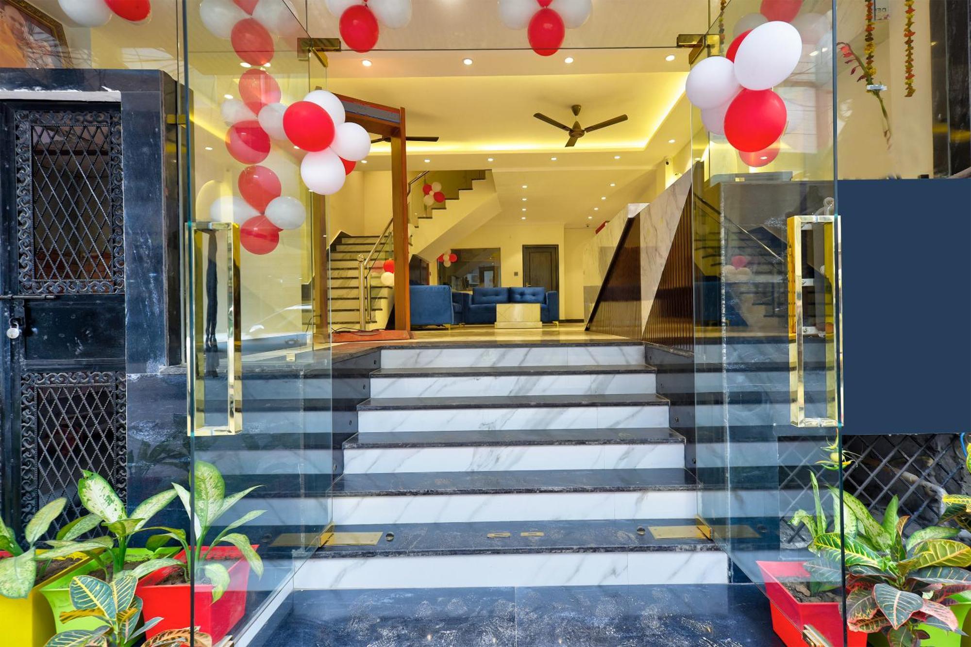 Hotel Surya Plaza New Delhi Exterior photo