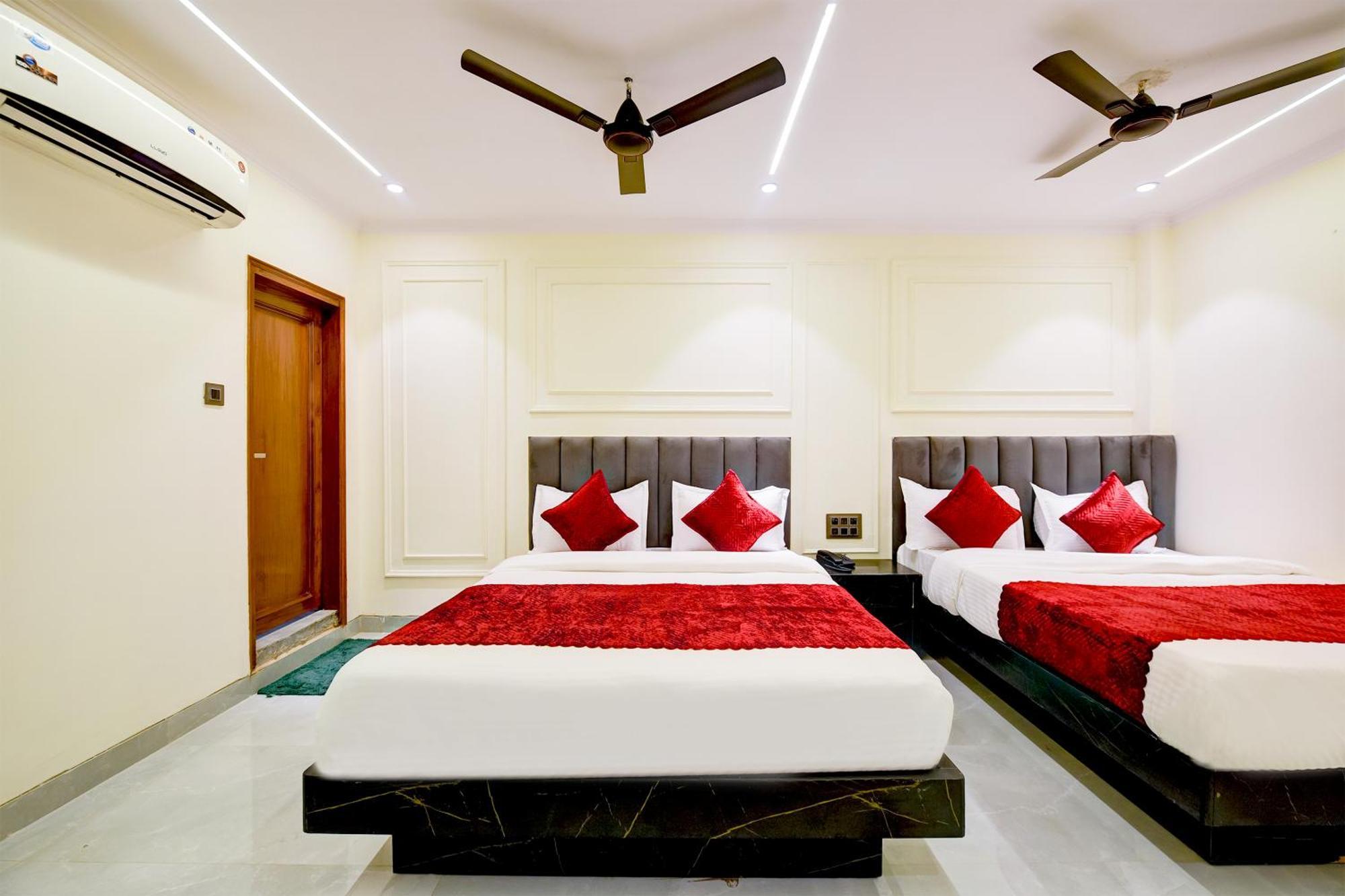 Hotel Surya Plaza New Delhi Exterior photo