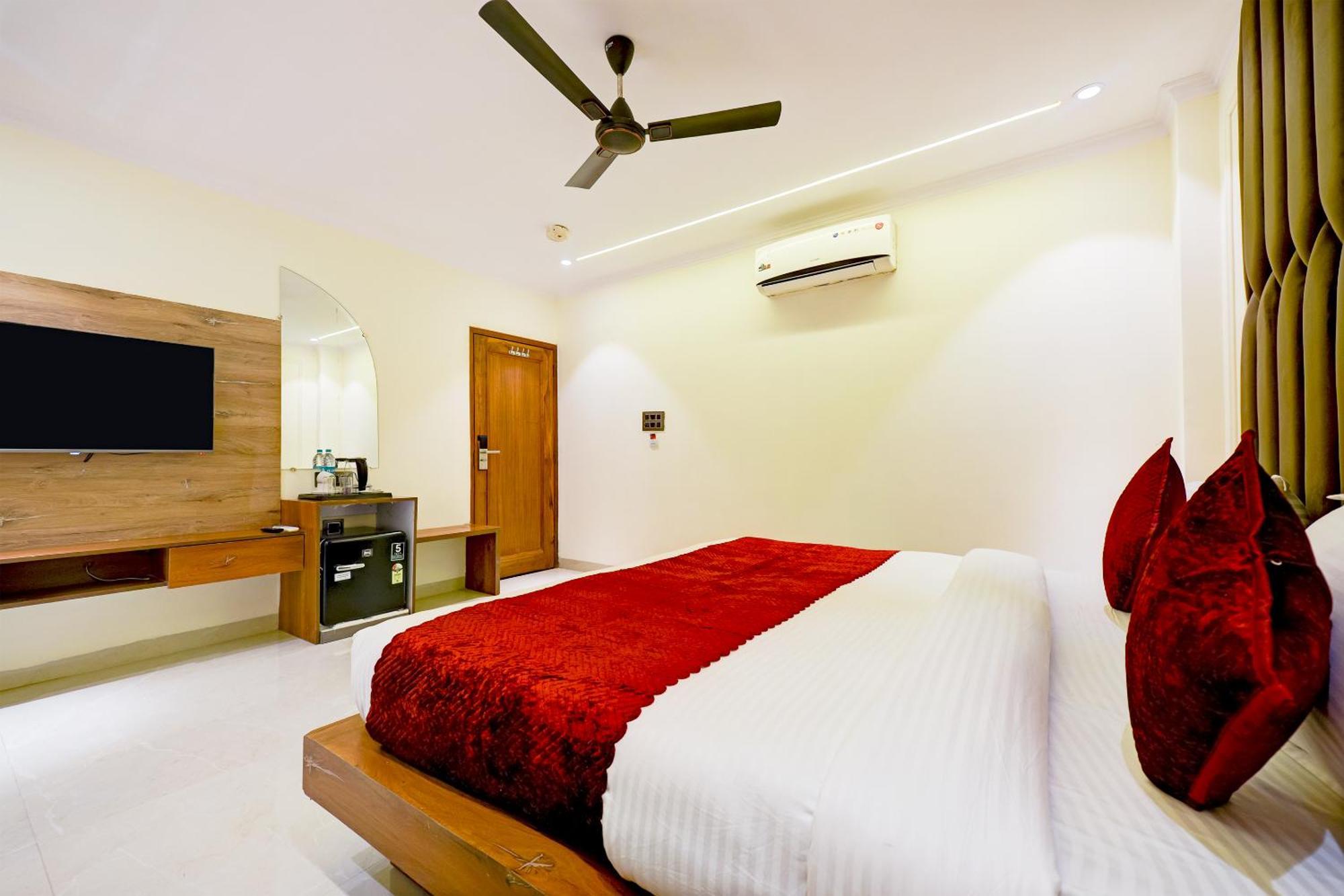 Hotel Surya Plaza New Delhi Exterior photo