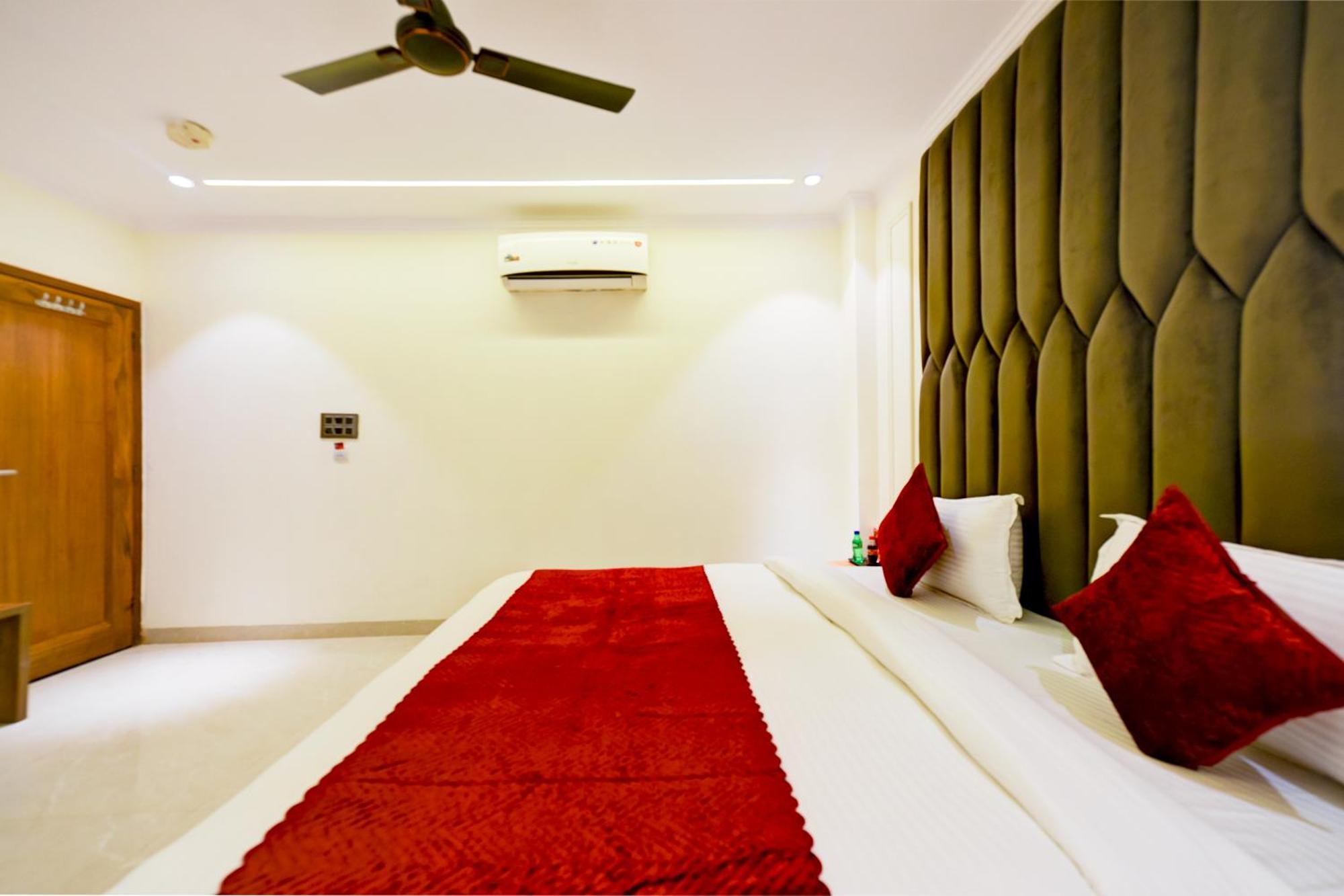 Hotel Surya Plaza New Delhi Exterior photo