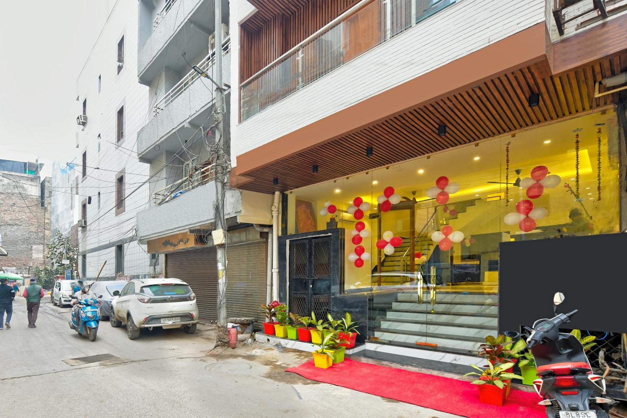 Hotel Surya Plaza New Delhi Exterior photo